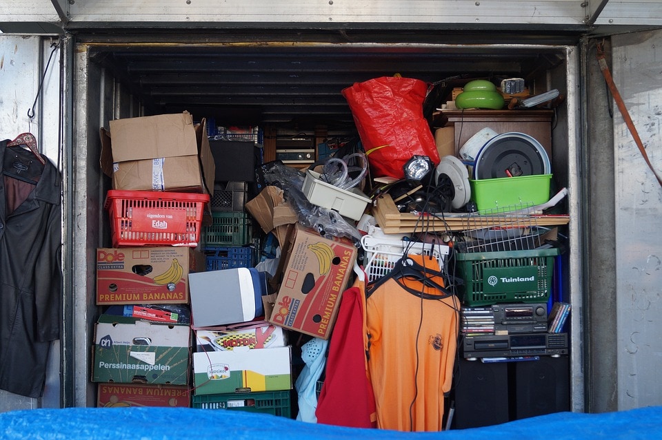 make sure to pack belongings for winter storage in the right way